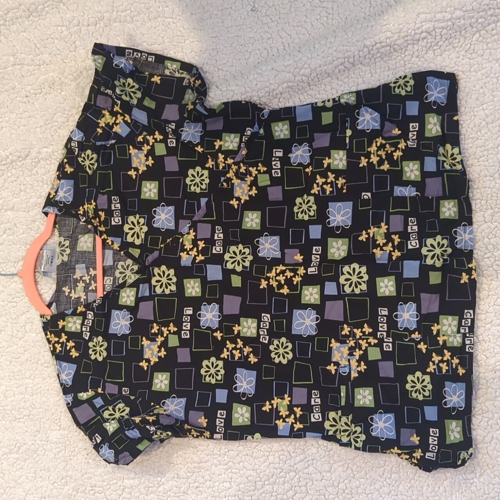 Printed scrub top